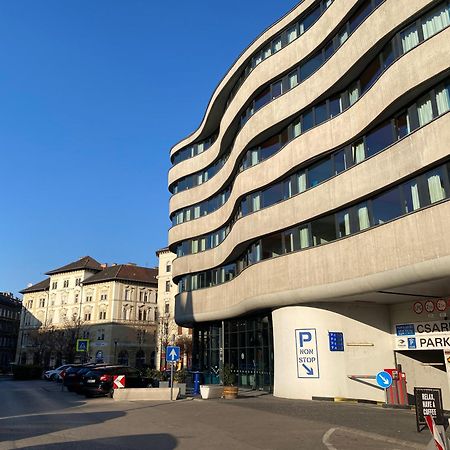 Urban Haven - 3 Beds, 3 Baths, Free Parking, Near Central Market Budapest Eksteriør billede