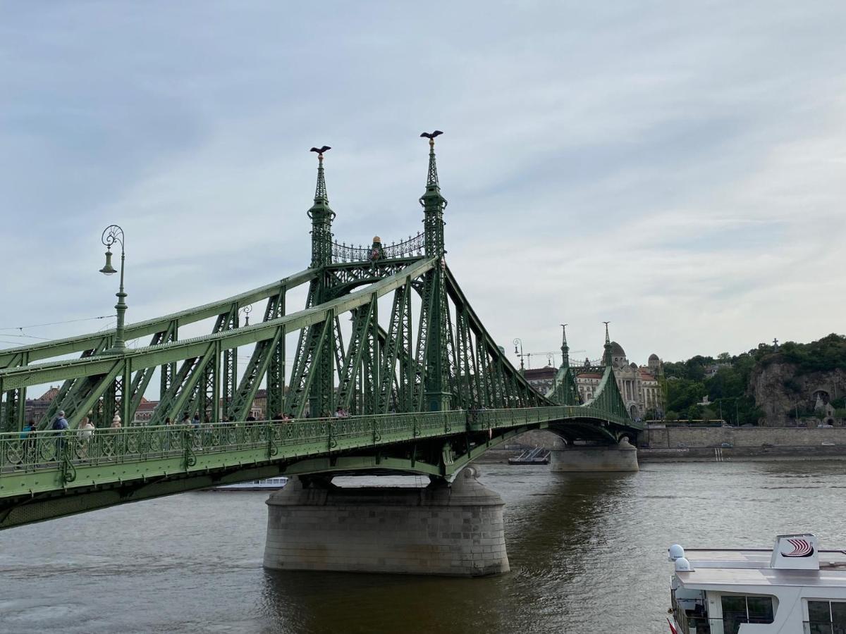 Urban Haven - 3 Beds, 3 Baths, Free Parking, Near Central Market Budapest Eksteriør billede