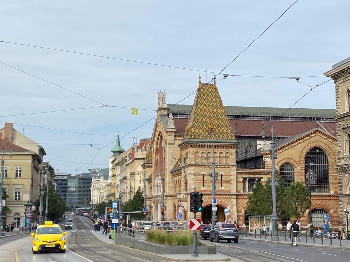 Urban Haven - 3 Beds, 3 Baths, Free Parking, Near Central Market Budapest Eksteriør billede