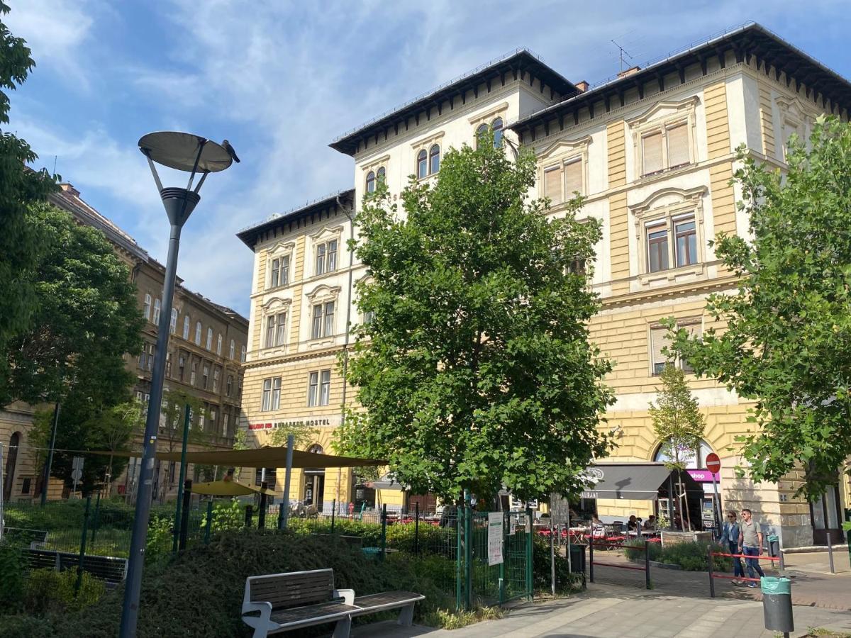 Urban Haven - 3 Beds, 3 Baths, Free Parking, Near Central Market Budapest Eksteriør billede