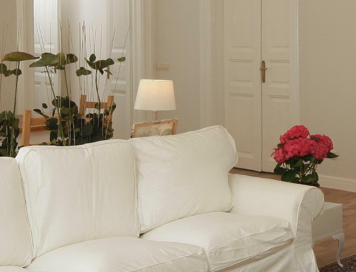 Urban Haven - 3 Beds, 3 Baths, Free Parking, Near Central Market Budapest Eksteriør billede