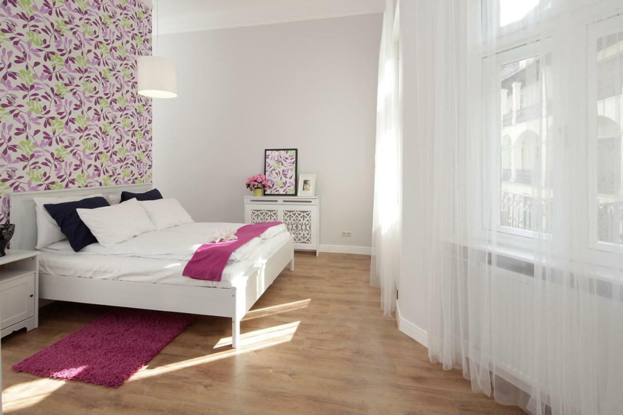 Urban Haven - 3 Beds, 3 Baths, Free Parking, Near Central Market Budapest Eksteriør billede
